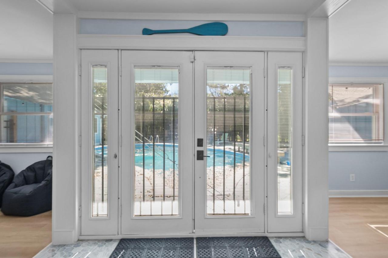 The Blue Lagoon Pine Knoll Shores Exterior foto